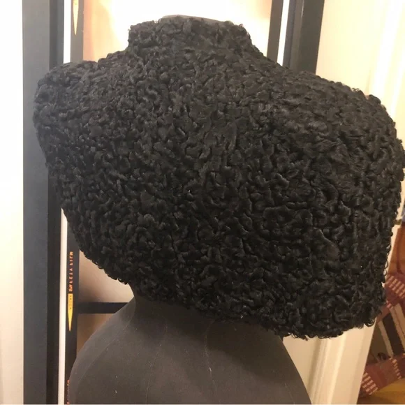 Vintage Shoulder Cape - Picture 6 of 7